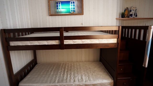 Двухэтажная кровать из дерева с ящиками смотреть онлайн