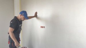 Как придать оригинальность декоративной штукатурке, малярным скотчем!