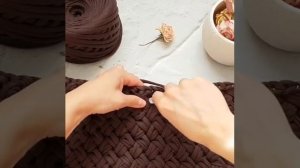 Плетеный узор для вязания ковров и корзин крючком из трикотажной пряжи.