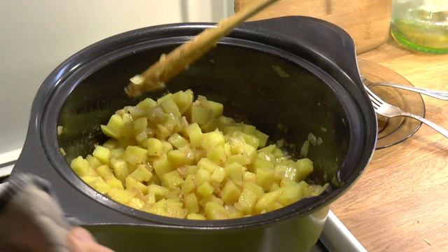 Пирог с жареной картошкой, луком, сыром, ветчиной | Очень вкусно!