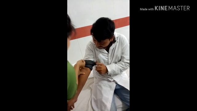 How Medical students react while taking injection. ? | vlogging with naym смотреть онлайн