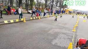 1 МАЯ.  Парк Горького.г. Москва.  Соревнование детей на беговелах.