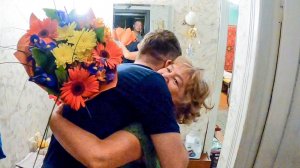 Поехал на родину к маме, спустя много лет. Жена иностранка и малыш остались одни дома в Москве