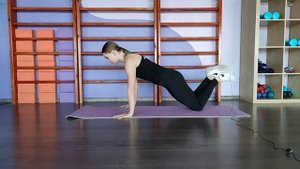 Упражнение для подтянутых рук. Отжимания с колен. Пошаговая техника отжиманий