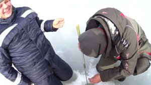 Трофейная щука на жерлицу,леска режет руки!!!#тагилловит#ловлящукинажерлицы#рыбалказимой