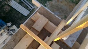 Перекрытия и начало крыши в доме из опилкобетона