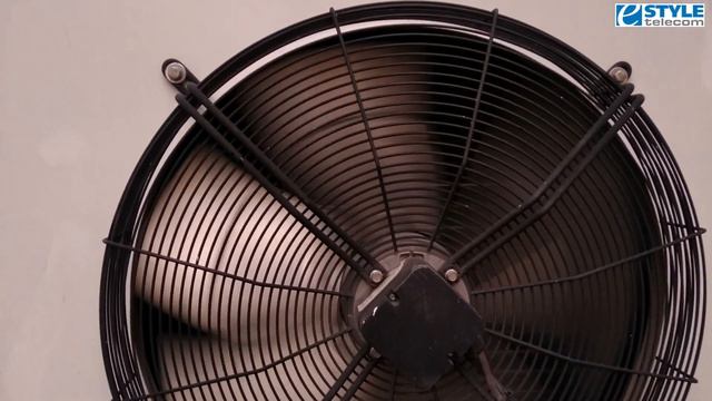 А вот чем я занимаюсь на работе. Наш ЦОД смотреть онлайн