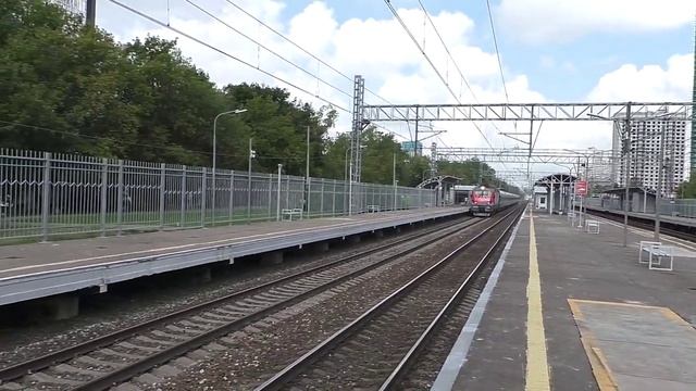 Электровоз ЭП20-016 (ТЧЭ-6) со скоростным поездом "Невский экспресс" №747А Санкт-Петербург - Москва.