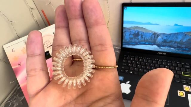 Unpacking INVISIBOBBLE advent calendar. Распаковка Адвент календаря с аксессуарами для волос#asmr смотреть онлайн