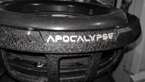 Subwoofer Ruso Mounstroso de 45 Kilos!! Deaf Bonce Apocalypse DB-SA412D1