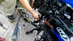 Suzuki gsxf 600 Katana замена цепи и звезд часть 1