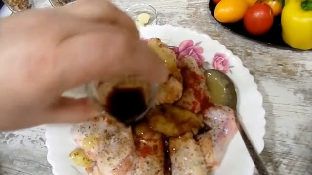 Куриные крылышки в медово соевом соусе смотреть онлайн