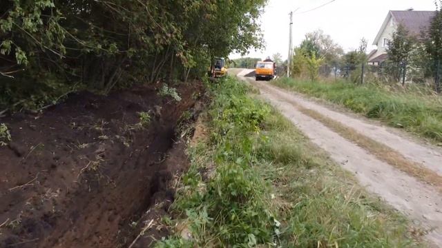 Устройство дренажа и благоустройство территории.
