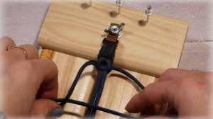 БРАСЛЕТ ВЫЖИВАНИЯ ИЗ ПАРАКОРДА СВОИМИ РУКАМИ / SURVIVAL BRACELET