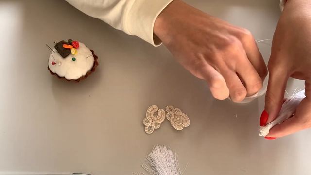 Как сделать свадебные сережки