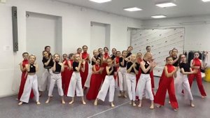 Танцевальный флешмоб ко Дню России