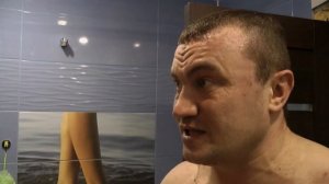 Как аккуратно подстричь волосы на голове самому себе\Swifts hair gently without assistance