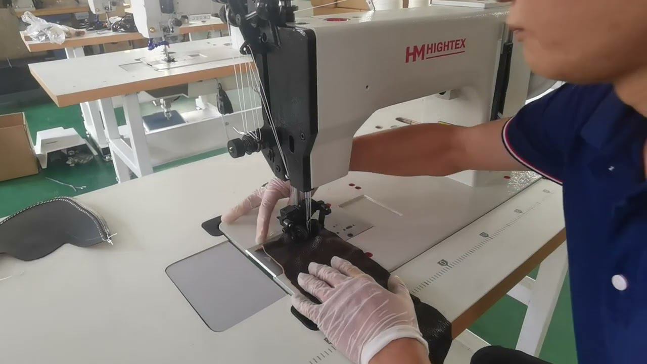 Двухигольная машина 204-102 для отстрочки толстыми нитками или шнуром на тяжелых материалах смотреть онлайн