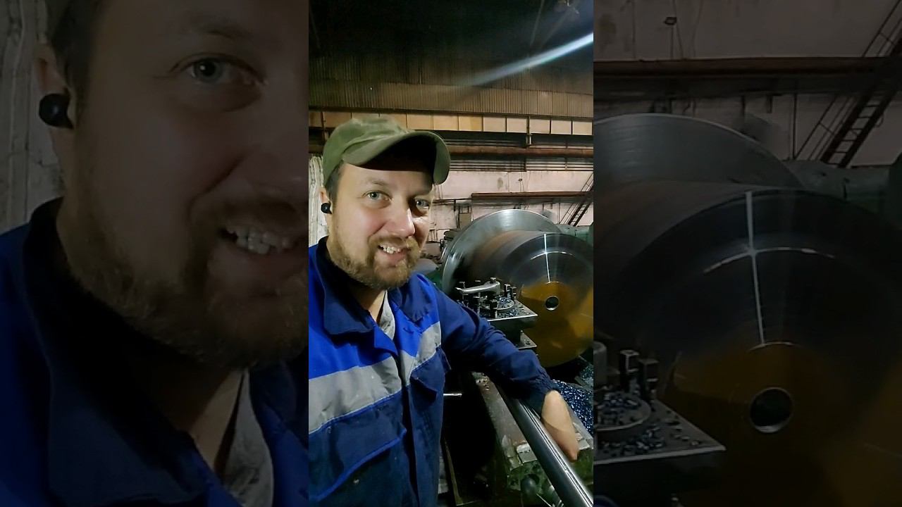 Вот такая у меня работаТочу огромную деталь весом1,5 ТОННЫМеханическая обработка на станке ДИП-500