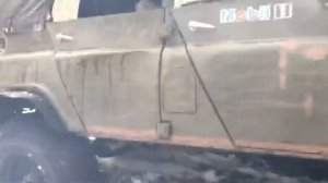 Военные мосты УАЗ 33 Колеса против Нива Синька на торфяном болоте
