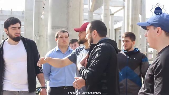 Подготовка к ифтару в духовном центре Гумбетовского района смотреть онлайн