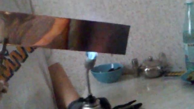 Моя мама обжигает медь))) классное зрелище)) смотреть онлайн