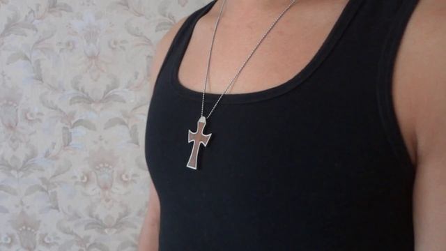 Кулон из стали Деревянный крест смотреть онлайн