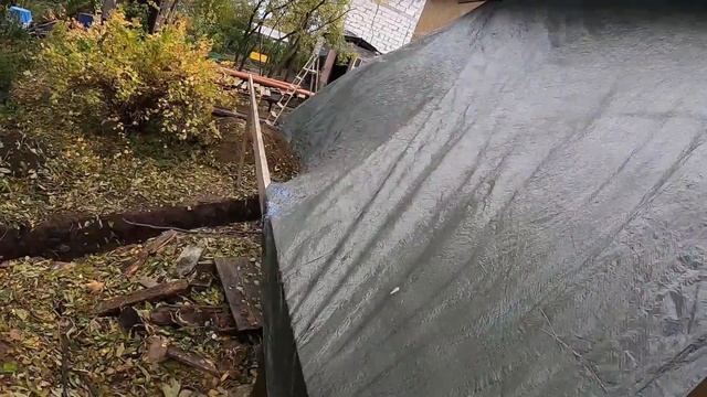 Навес из тента готов, рублю деревья, занимаюсь канализацией