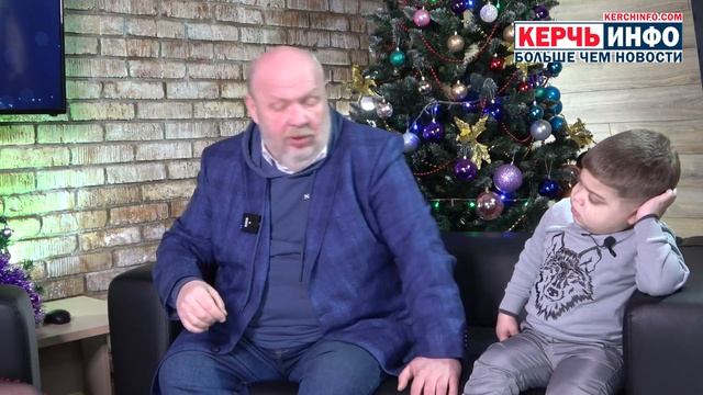 Керчанин Вова Солодков записал новогоднюю песню с Сергеем Крыловым