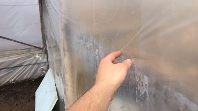 Второй слой пленки в теплице ! Своими руками и просто смотреть онлайн