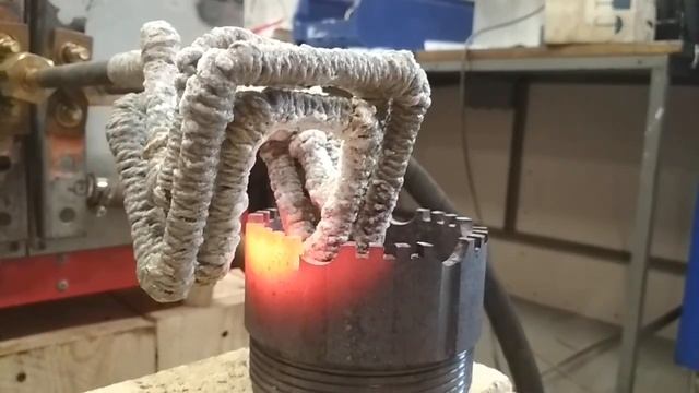 Пайка Нагрев на 60кВт установке до 900 градусов для пайки твердоспава на коронку смотреть онлайн