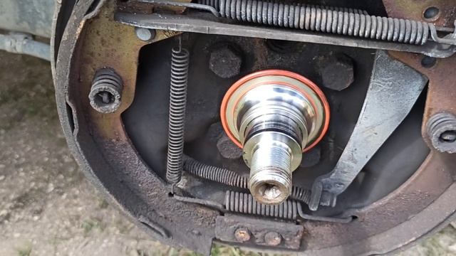 Замена заднего ступичного подшипника Фольксваген Поло седан смотреть онлайн