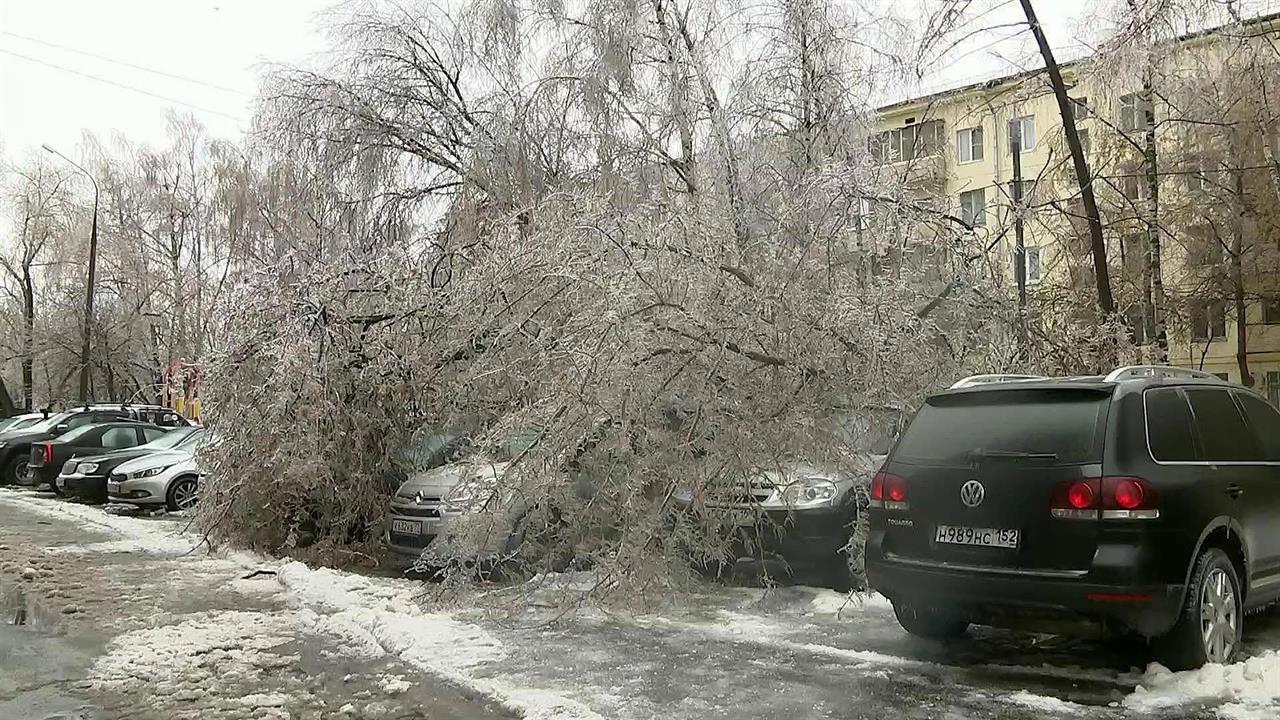 Ледяной дождь вызвал транспортный коллапс в европейской части России