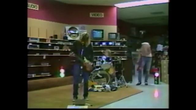 КУРТ НЕ УДЕРЖАЛСЯ И СТАЛ ЖИТЕЛЕМ ЧТОБЫ СПЕТЬ... смотреть онлайн