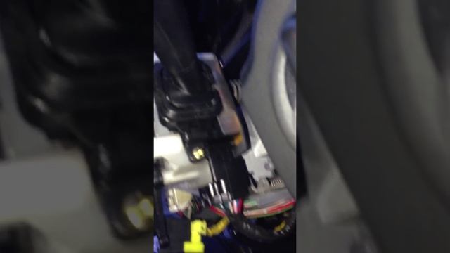Стук в рулевой колонке RAV4 98