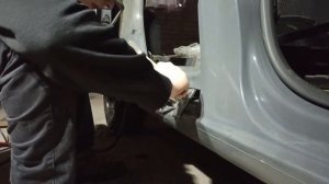 VW Caddy 3 рестайлинг.  Рихтовка порога споттером Волна 2000