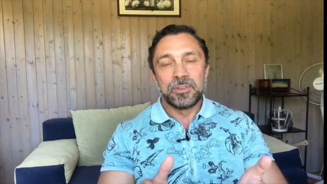 Как презентовать себя бармену. Как сделать креативное резюме. смотреть онлайн