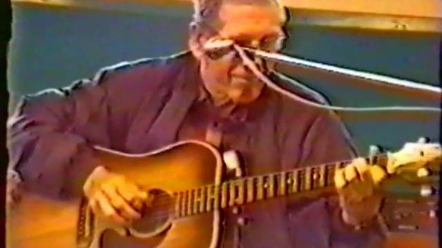 Chet Atkins and Marcel Dadi, 1991 France, playing Vaudeville Daze. смотреть онлайн