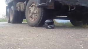 Краш-тест китайского шлема Yema при помощи  КАМАЗА