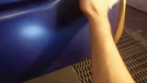 ржавчина на проёме лобового стекла. покраска рамки и бампера. вклейка стекла