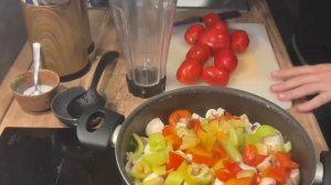 Гуляш с грибами. Говядина с шампиньонами и овощами #видеорецепт #гуляш #гарикжарит #вкуснаяеда