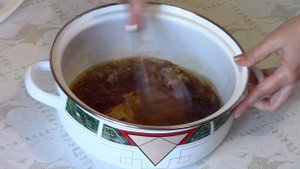 Запеченные куриные голени, маринованные в потрясающем имбирно-медовом маринаде.