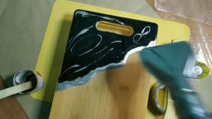 Декор досточки и ложки эпоксидной смолой