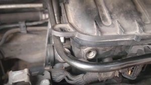 двигатель новый , появился посторонний шум , тикает как часы , тонкий звук , что может быть !??