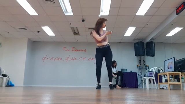 Как включить внутреннюю энергию.  Танцы.