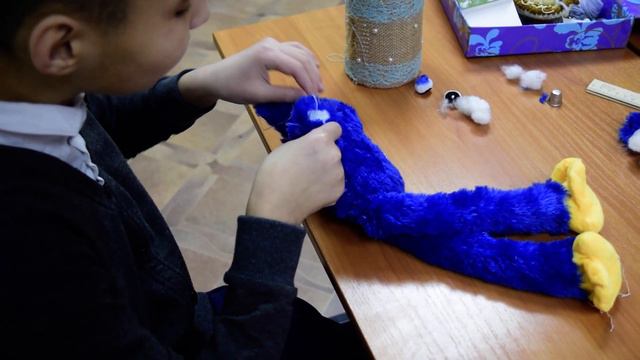 Перешиваем с ребёнком игрушку Хагги Вагги смотреть онлайн