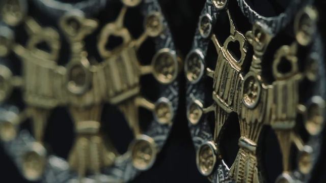 серьги с павлином