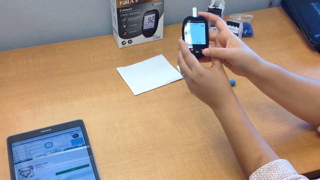 Performing A Blood Glucose Test with FORA 6 Connect смотреть онлайн