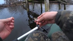 ЛОВЛЯ ОКУНЯ И ПЛОТВЫ НА ЗИМНЮЮ УДОЧКУ С ЛОДКИ. ОСИПОВИЧСКОЕ ВОДОХРАНИЛИЩЕ.