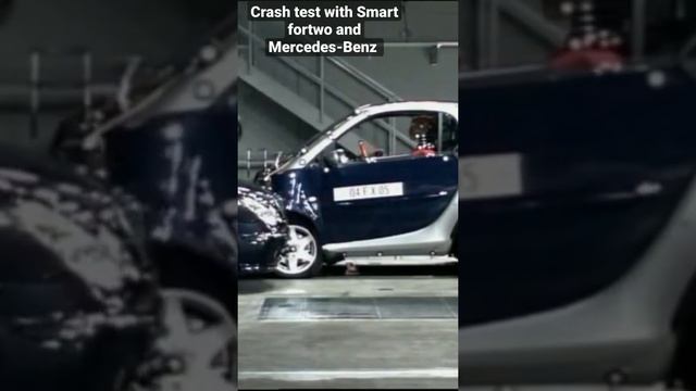 crash test with Smart fortwo and Mercedes-Benz